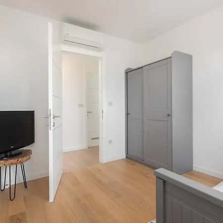 Lavie Makarska,parking Apartament